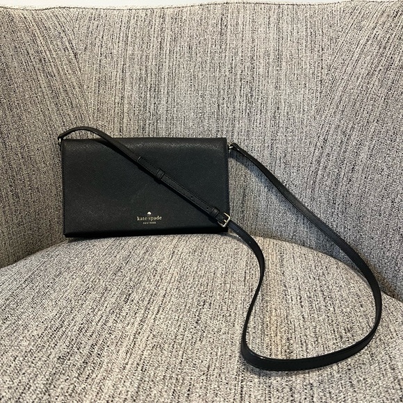 kate spade Handbags - Kate Spade Crossbody Bag